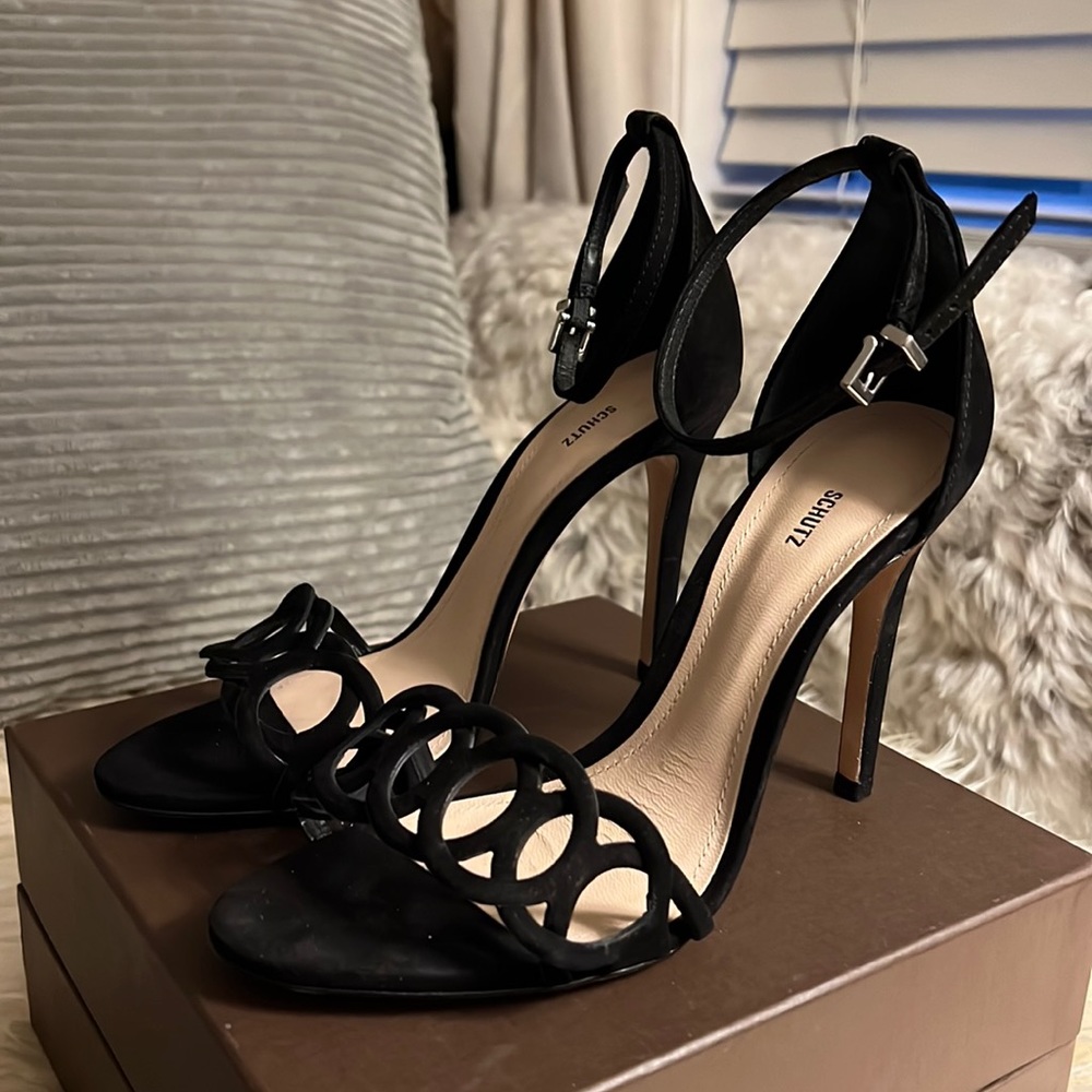 Schutz size 8.5 Sthefany